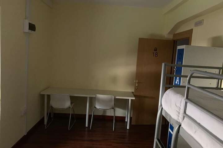 Room 9 of 37
