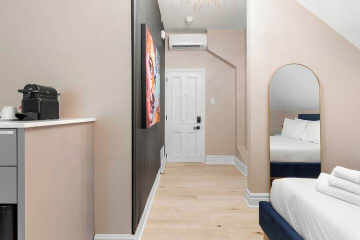 Room 17 of 83