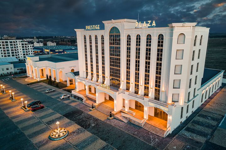 Hotel 12 of 13