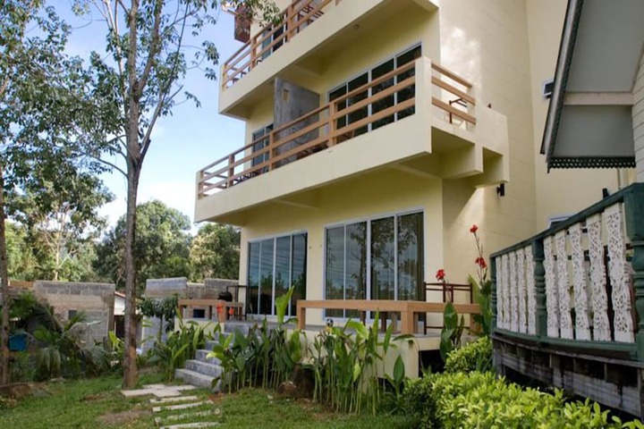 Hotel Entry