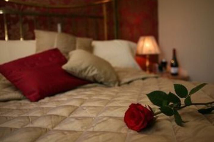 Room 10 of 28