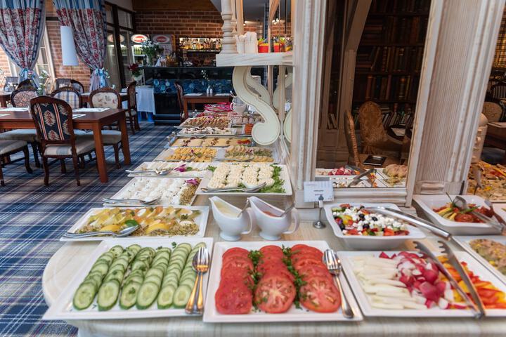 Dining 58 of 72