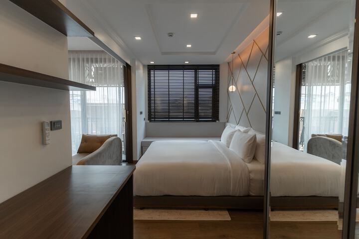 Room 13 of 151