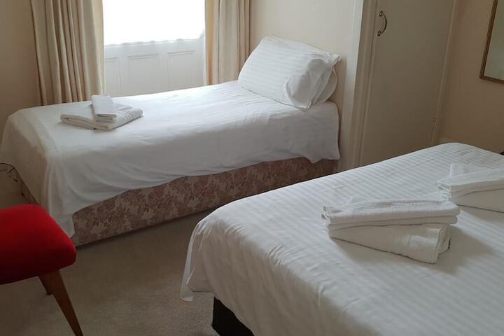 Room 11 of 31