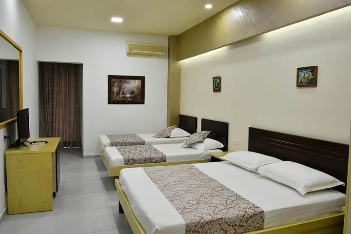 Room 29 of 65