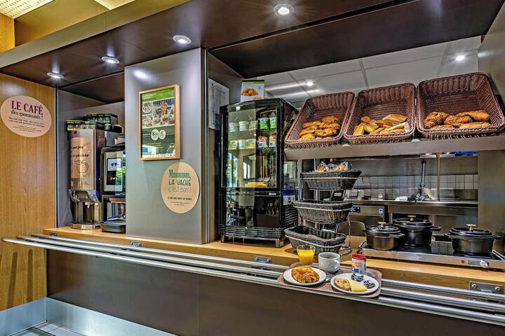 Breakfast buffet