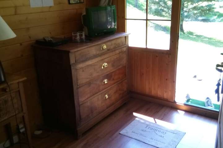Room 10 of 12