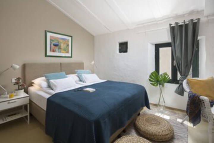 Room 208 of 306