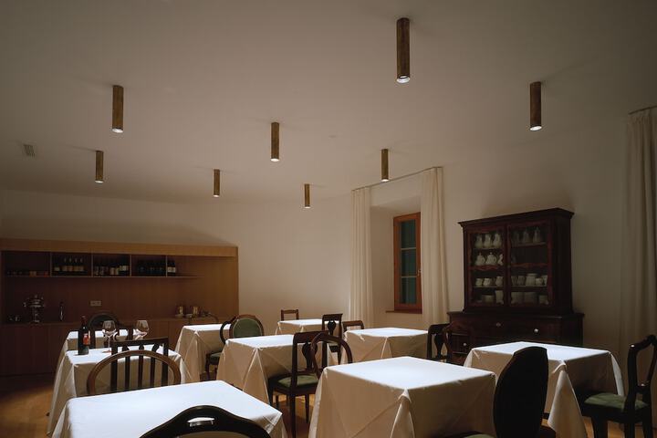 Dining 37 of 47