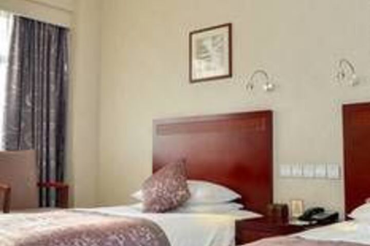 Room 28 of 62