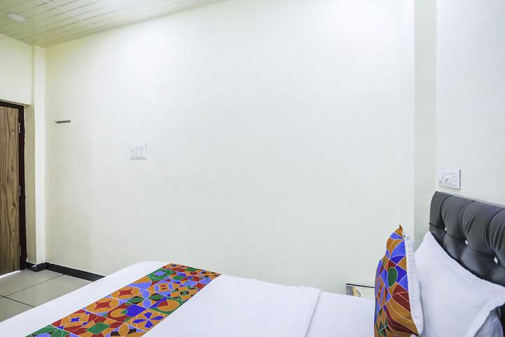 Room 21 of 28