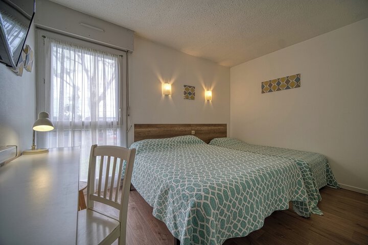 Room 13 of 42