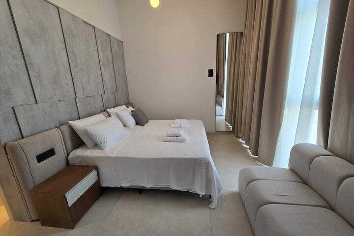 Room 10 of 42