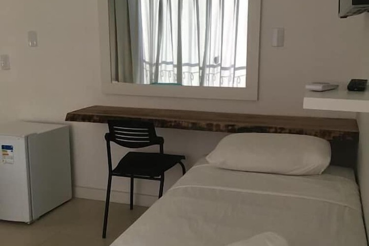 Room 25 of 41