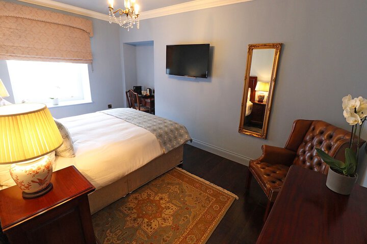 Room 4 of 19