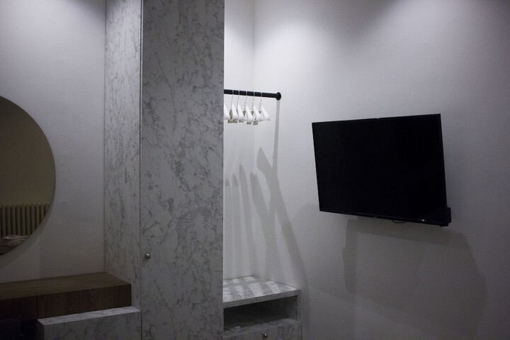 Room 11 of 39