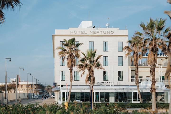 Hotel 153 of 168