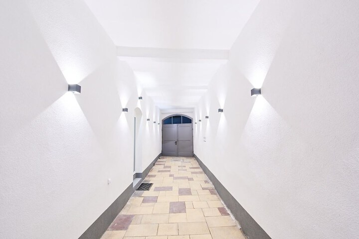 Ballroom/Hall 38 of 45