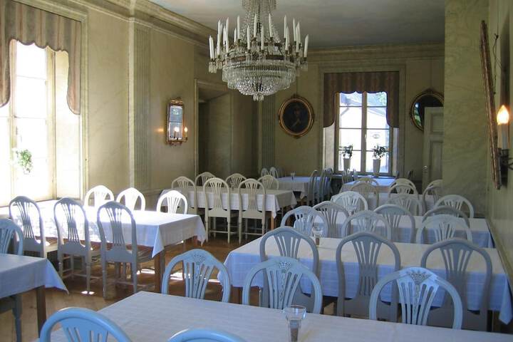 Ballroom/Hall 18 of 33