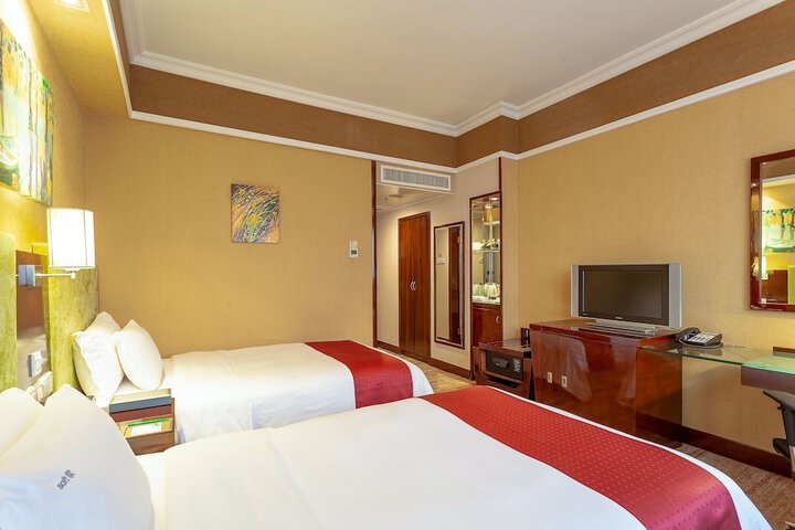 Room 17 of 127