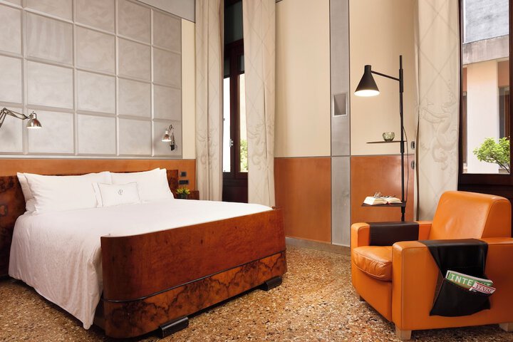 Room 50 of 119
