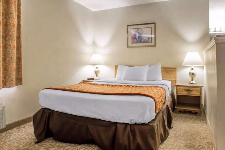 Room 4 of 15