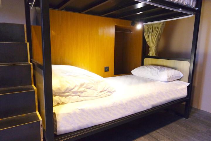 Room 10 of 67