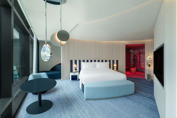 Room 9 of 118