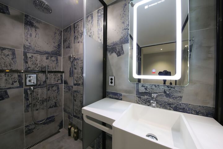 Room 45 of 70