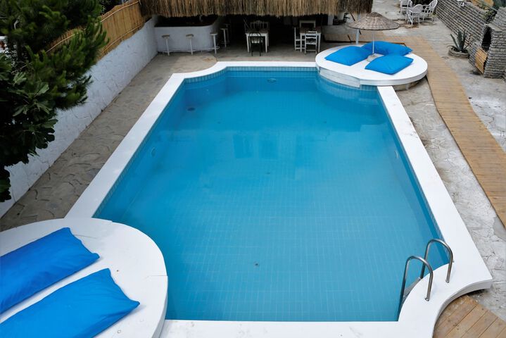 Pool 15 of 26