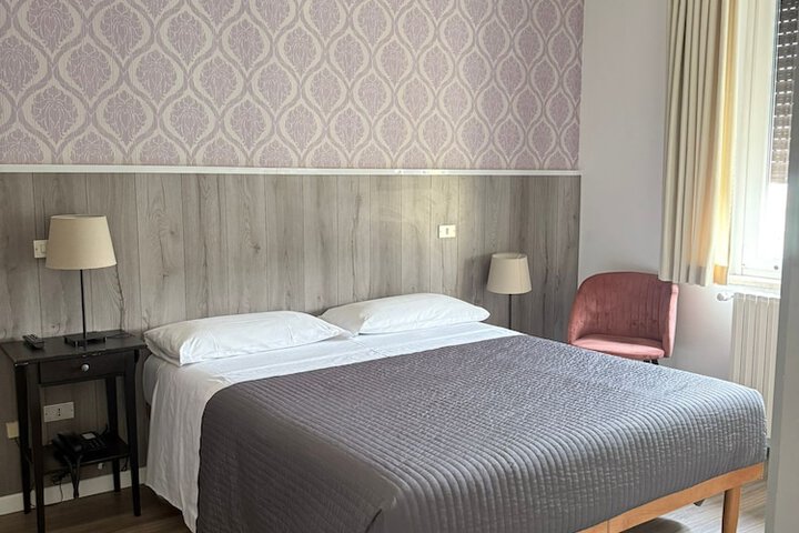 Room 19 of 37