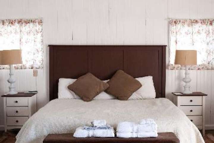Room 2 of 74