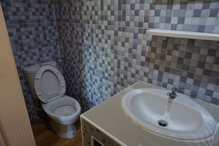 Room 12 of 21