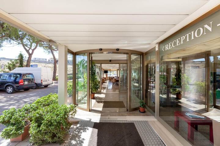Hotel 56 of 63