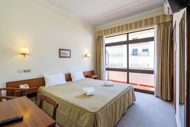 Room 4 of 13