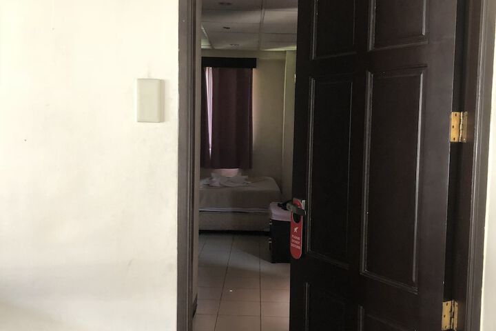 Room 15 of 36