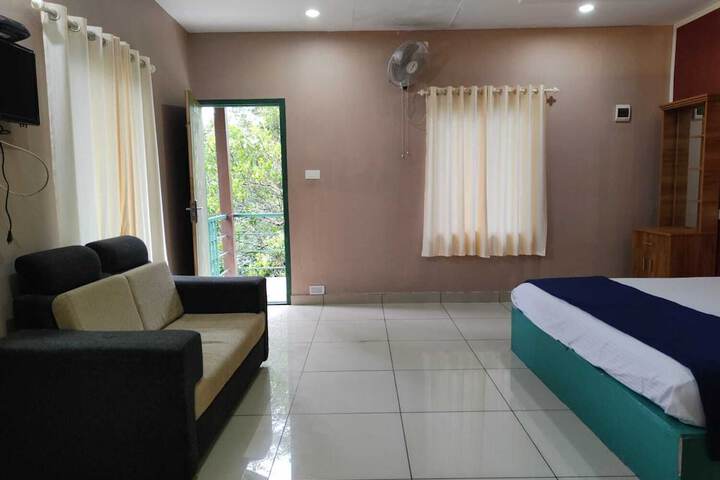 Room 5 of 23