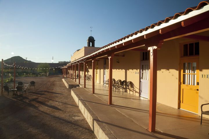 Hotel Exterior 14 of 15