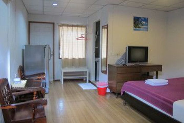 Room 27 of 51