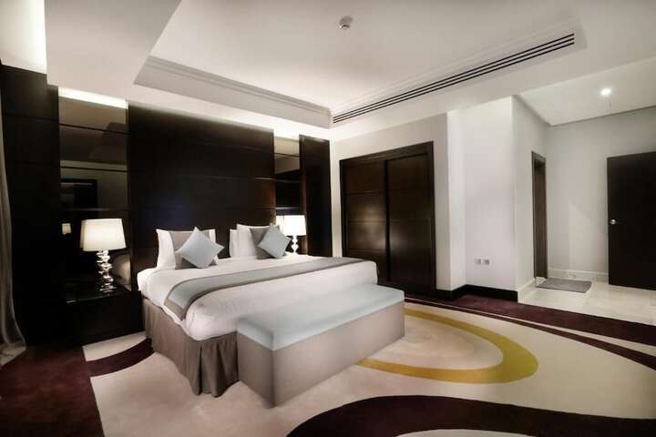 Room 9 of 24