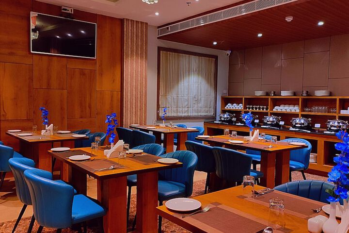 Dining 63 of 102