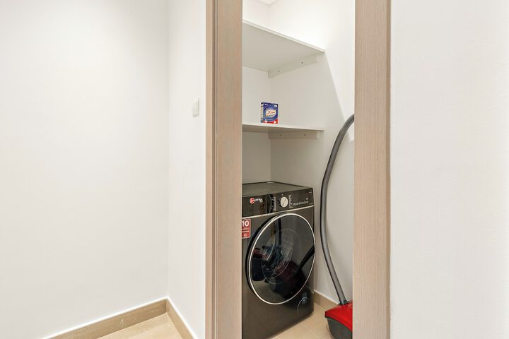 Laundry 561 of 662