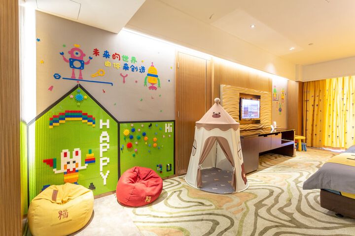 Room 26 of 151