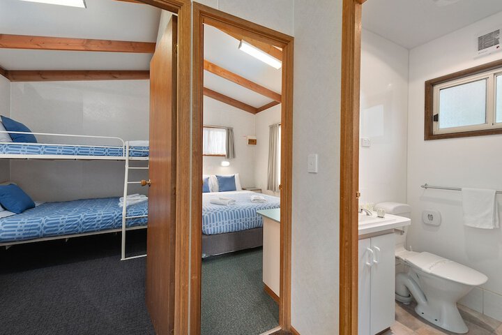 Room 10 of 85