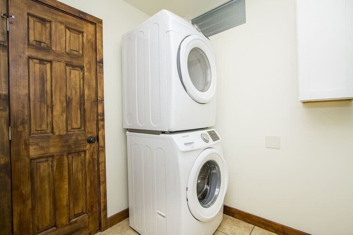 Laundry 24 of 34