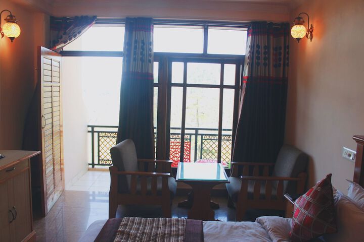 Room 28 of 69