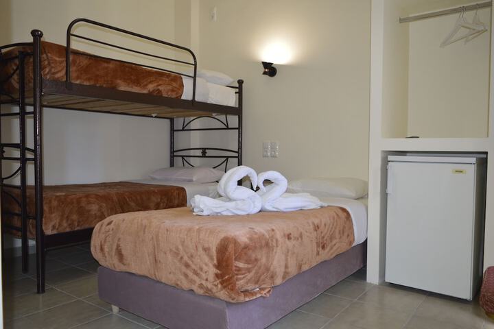 Room 4 of 35
