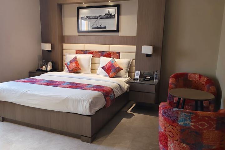 Room 15 of 25