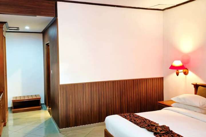 Room 25 of 64