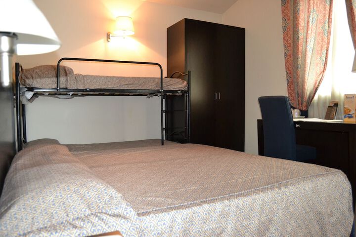 Room 8 of 52